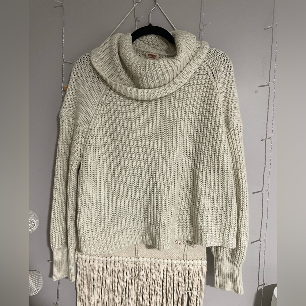 Collar roll neck sweater